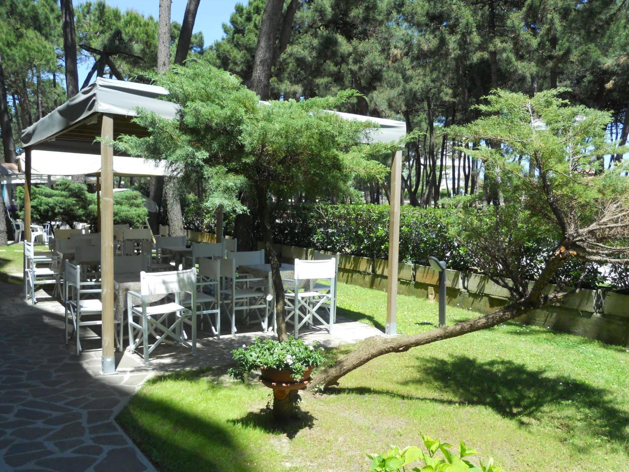 Hotel Sahara Milano Marittima Exterior foto